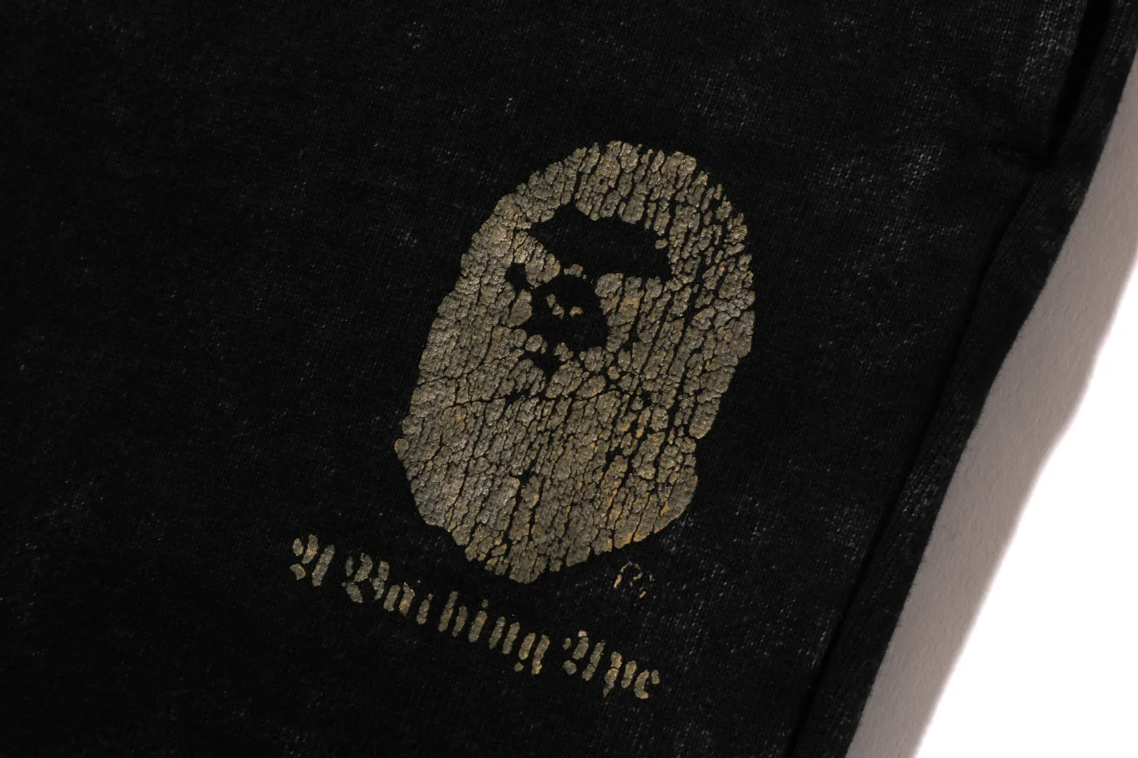 a_bathing_ape__berfrbte_jogginghose_3.webp 0ZX A BATHING APE – Überfärbte Jogginghose SCHWARZ Discount