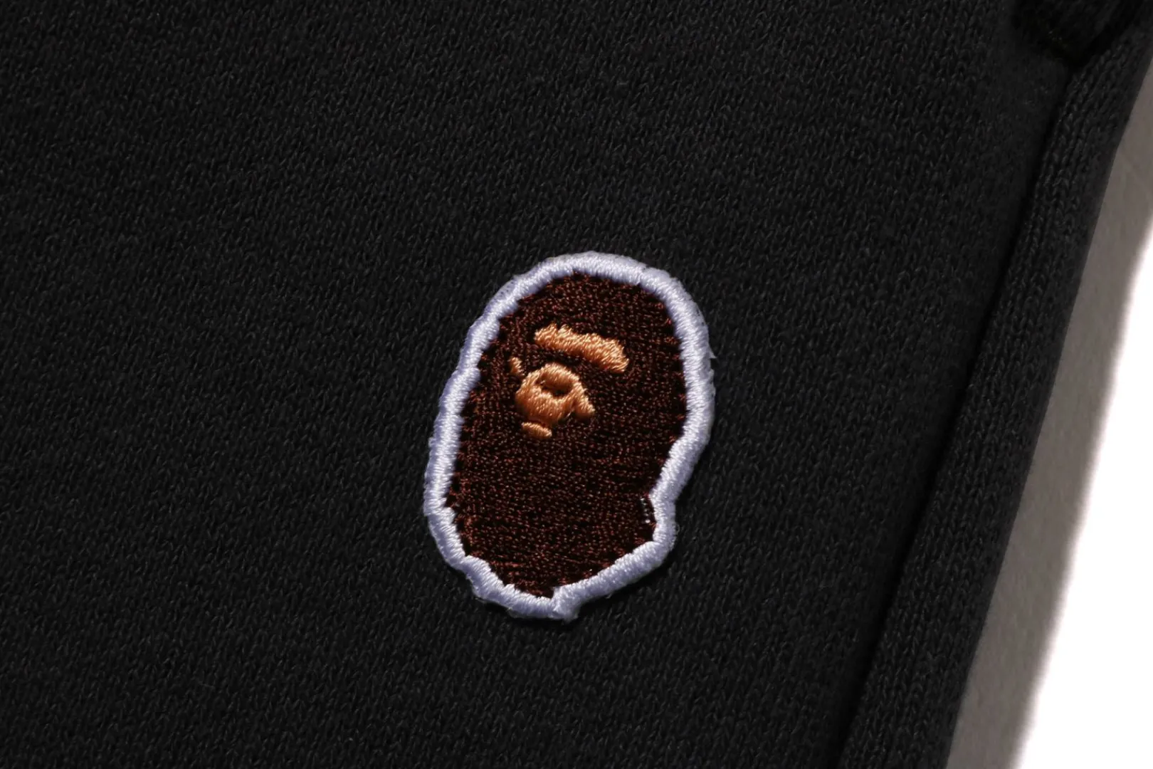 ape_head_one_point_sweathose_mit_weitem_passform_11.webp 0ZX APE HEAD ONE POINT SWEATHOSE MIT WEITEM PASSFORM Sale