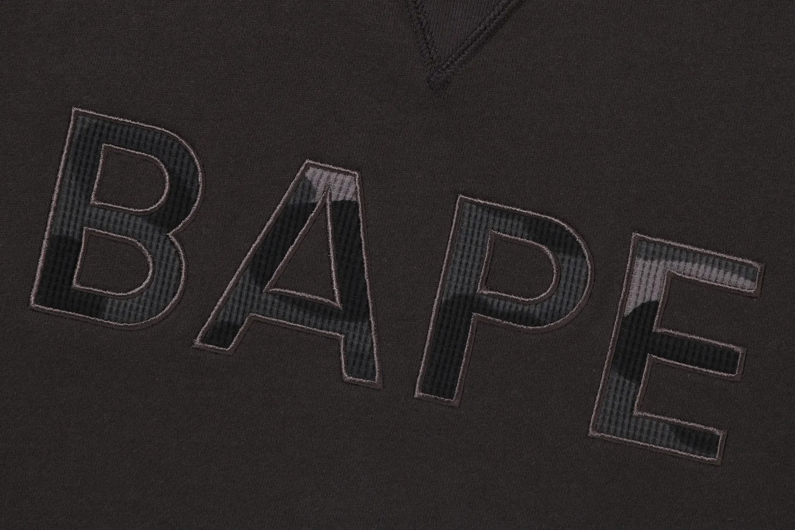 bape_patch_locker_passform_rundhalsausschnitt_4.webp 0ZX BAPE PATCH LOCKER PASSFORM RUNDHALSAUSSCHNITT Best