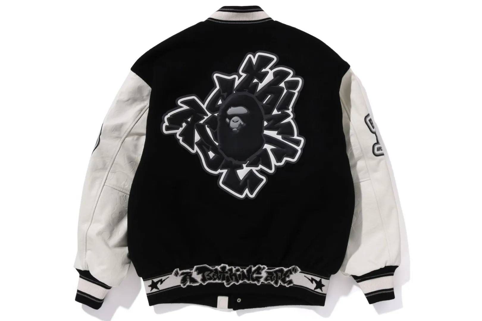 bergroe_collegejacke_mit_geprgtem_camouflagemuster_und_lederrmeln_5.webp 0ZX Übergroße College-Jacke mit geprägtem Camouflage-Muster und Lederärmeln Discount