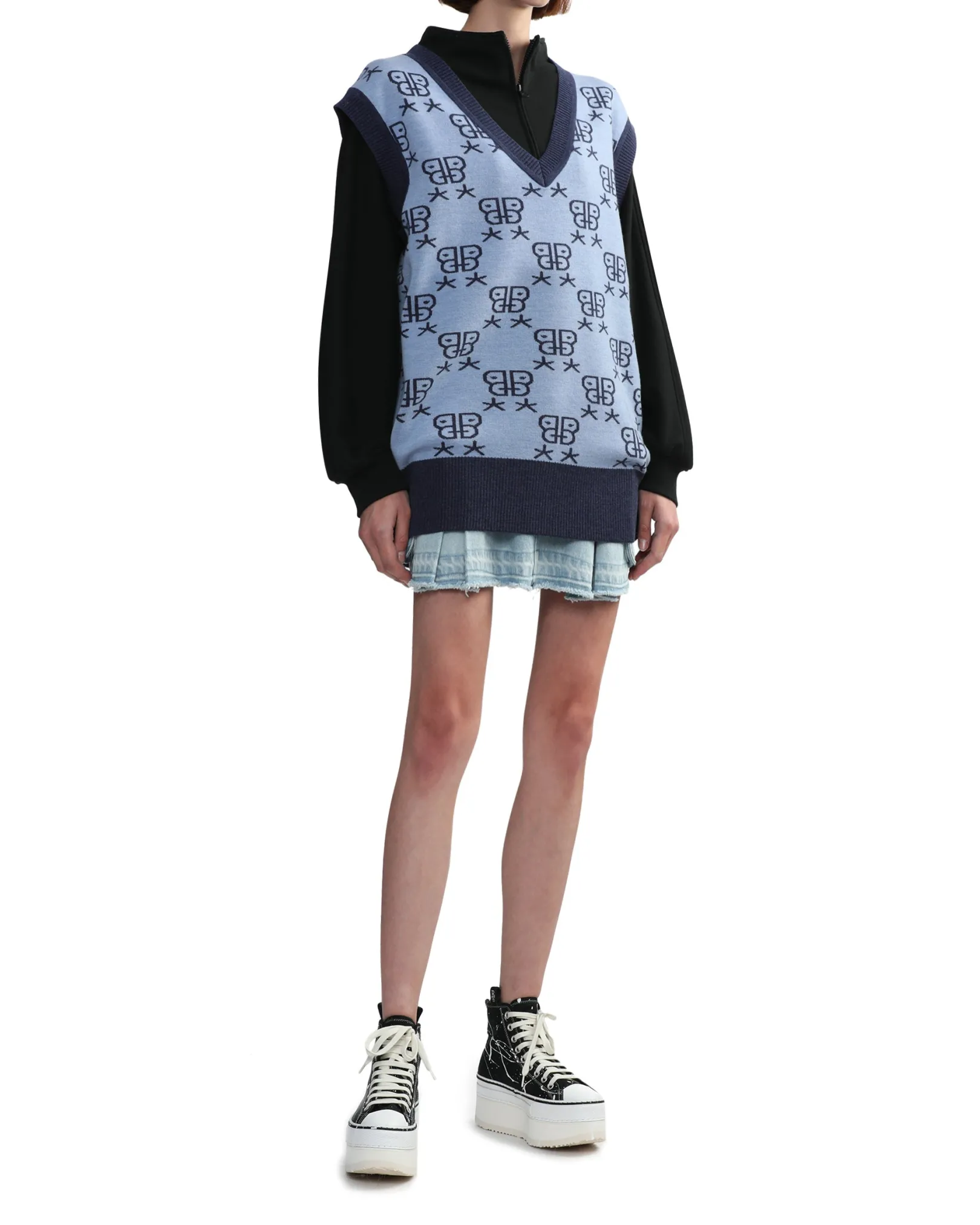 bpyknknxlbapy_monogram_strickweste_l_3.webp BPY KNKN4224XL/BAPY MONOGRAM STRICKWESTE L BLAU X WEISS Hot