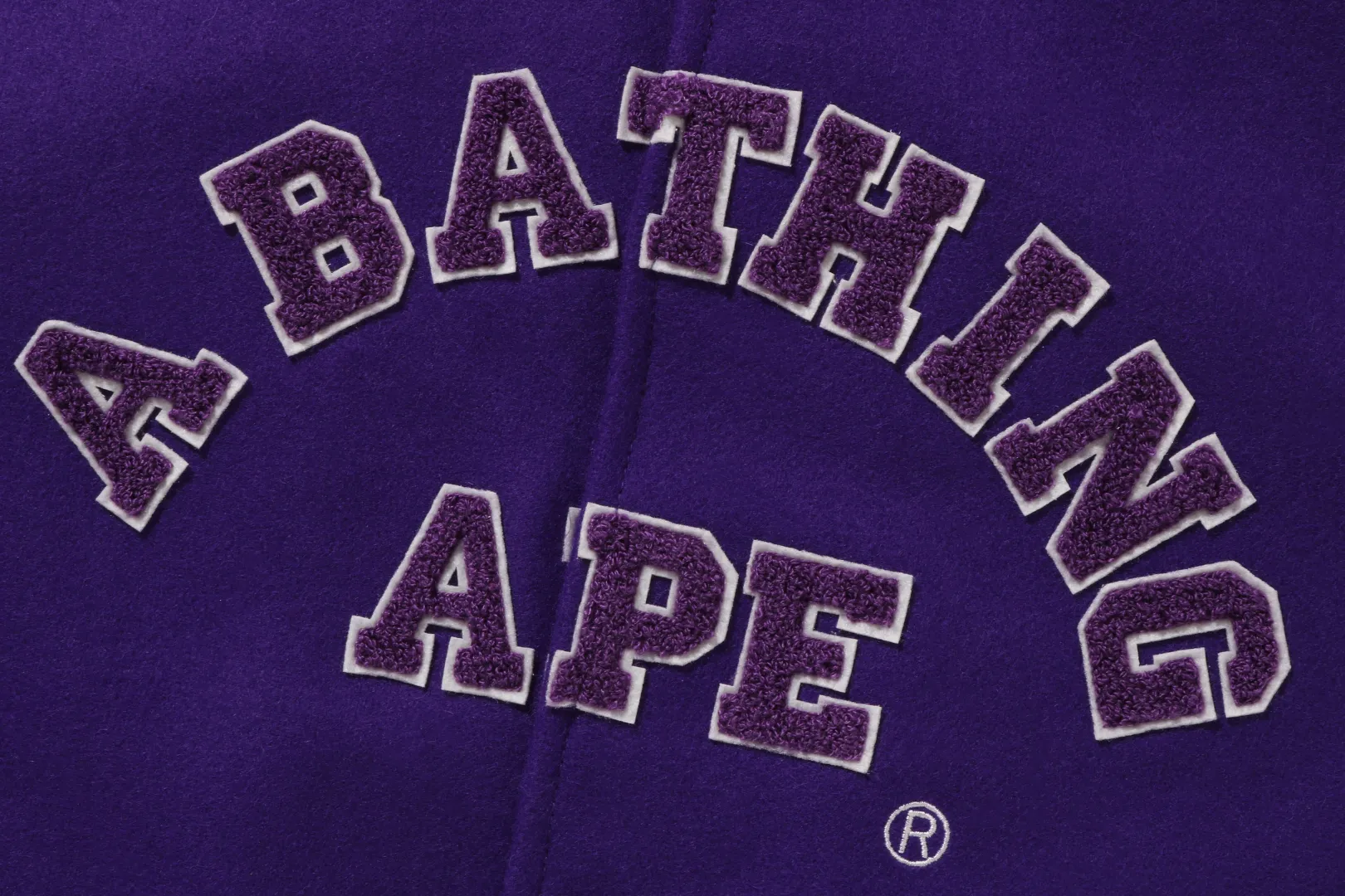 collegejacke_mit_riesigem_affenkopf_9.webp 0ZX Collegejacke mit riesigem Affenkopf Best Sale