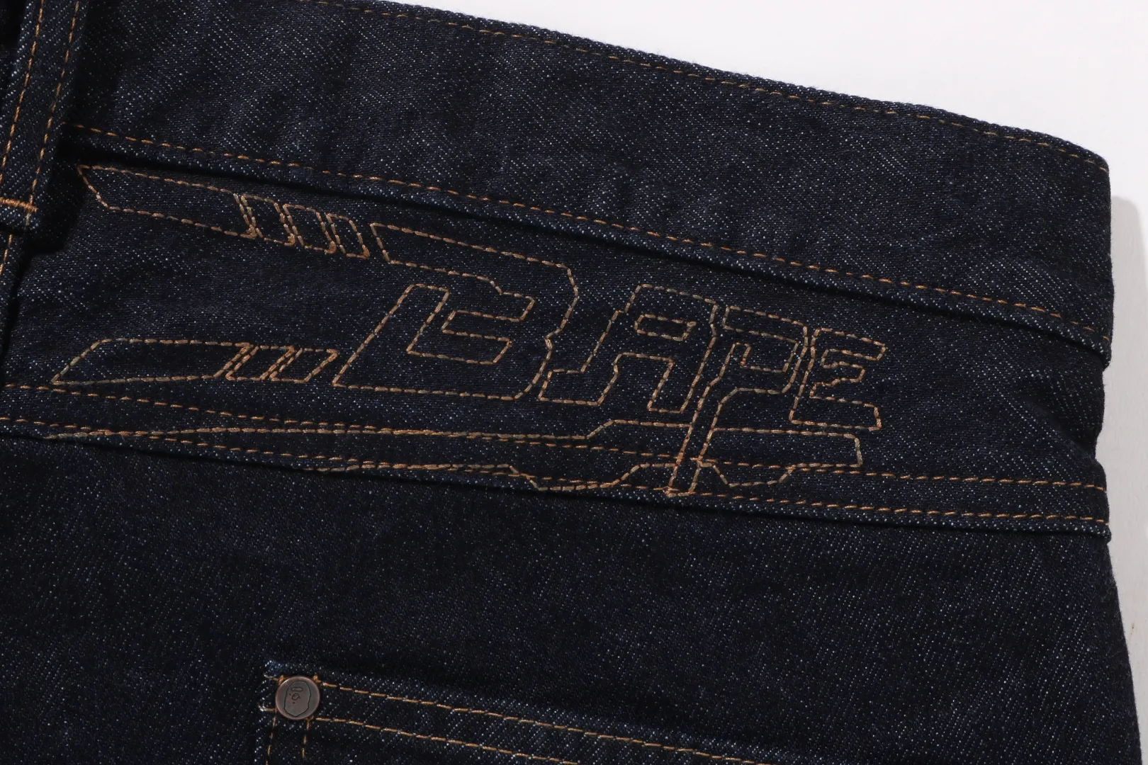 denimhose_mit_doppeltem_knieschnitt_und_loose_fit_3.webp 0ZX DENIM-HOSE MIT DOPPELTEM KNIE-SCHNITT UND LOOSE FIT MARINE Flash Sale