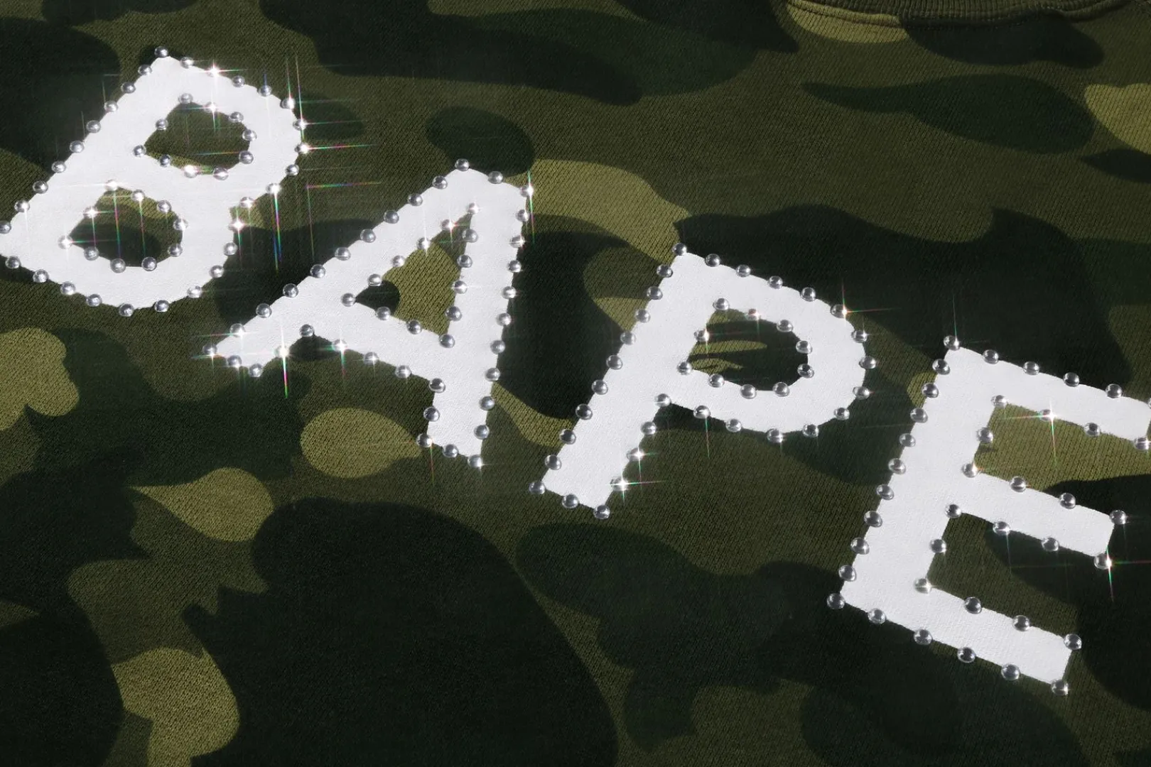 farbe_camo_kristall_stein_entspannte_passform_rundhalsausschnitt_1.webp 0ZX FARBE CAMO KRISTALL STEIN ENTSPANNTE PASSFORM RUNDHALSAUSSCHNITT Sale