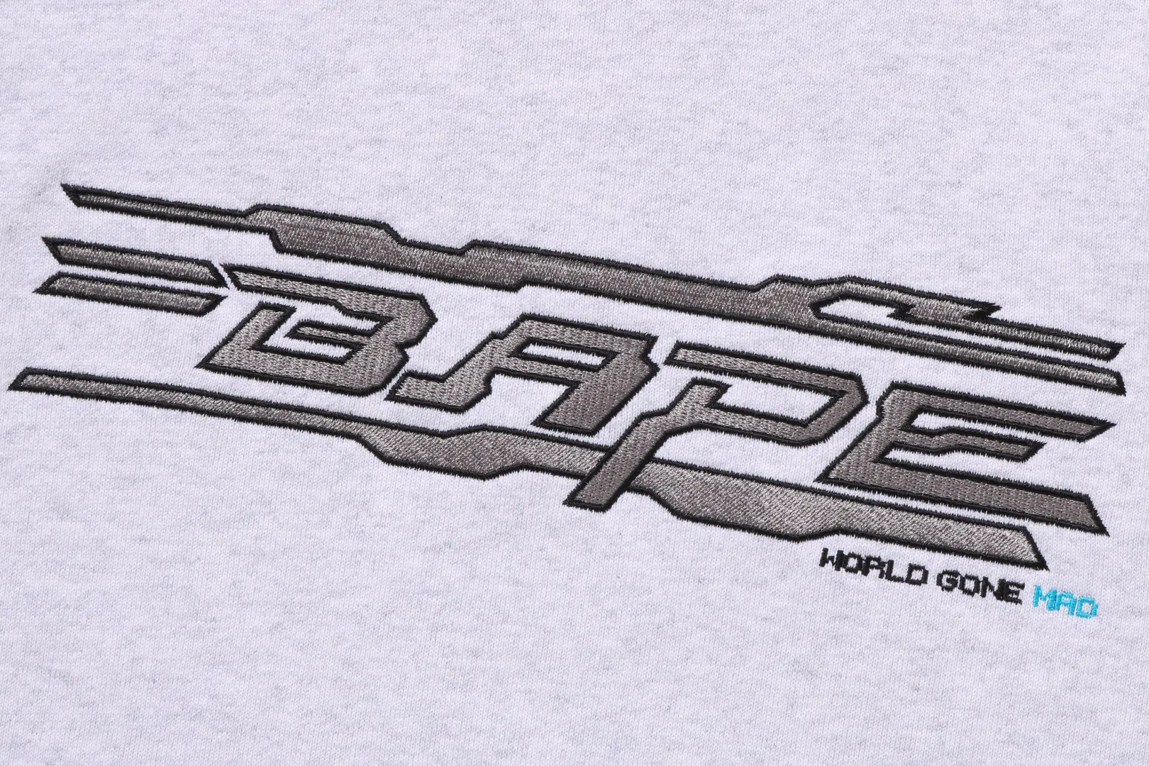kapuzenpullover_mit_stickerei_bape_4.webp 0ZX Kapuzenpullover mit Stickerei „BAPE“ Discount