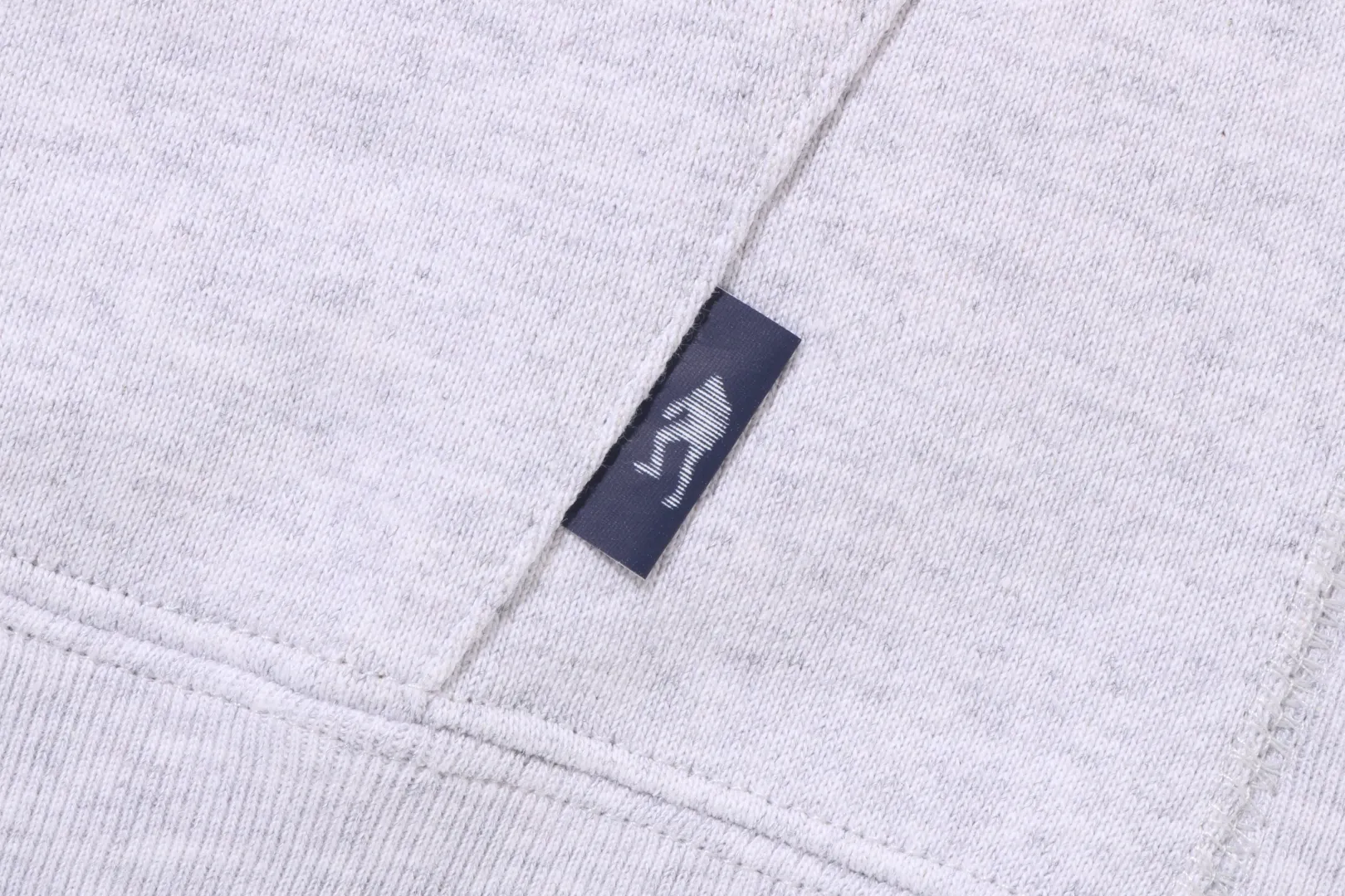 kapuzenpullover_mit_stickerei_bape_5.webp 0ZX Kapuzenpullover mit Stickerei „BAPE“ Discount