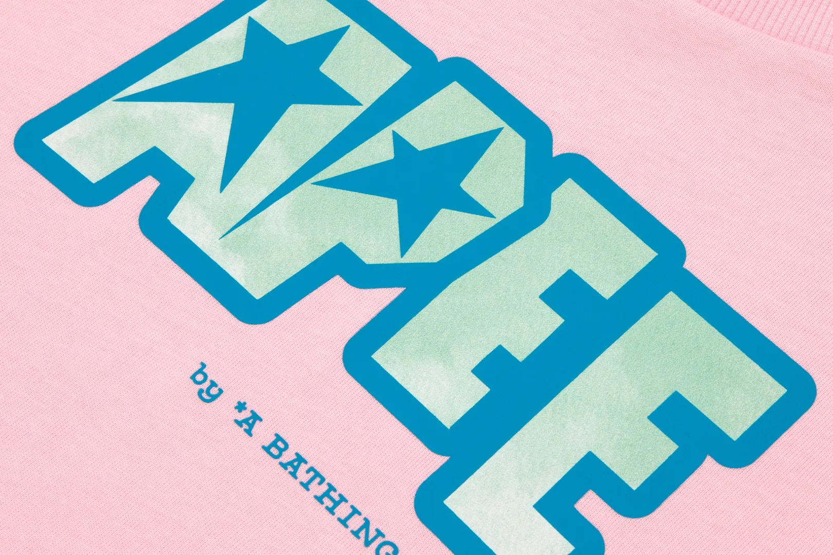 kurzes_tshirt_mit_logodruck_7.webp 0PX KURZES T-SHIRT MIT LOGODRUCK Best
