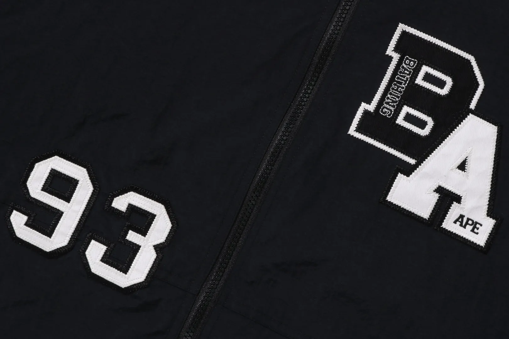 leichte_jacke_mit_mehreren_motiven_und_lockerer_passform_2.webp 0ZX Leichte Jacke mit mehreren Motiven und lockerer Passform Shop