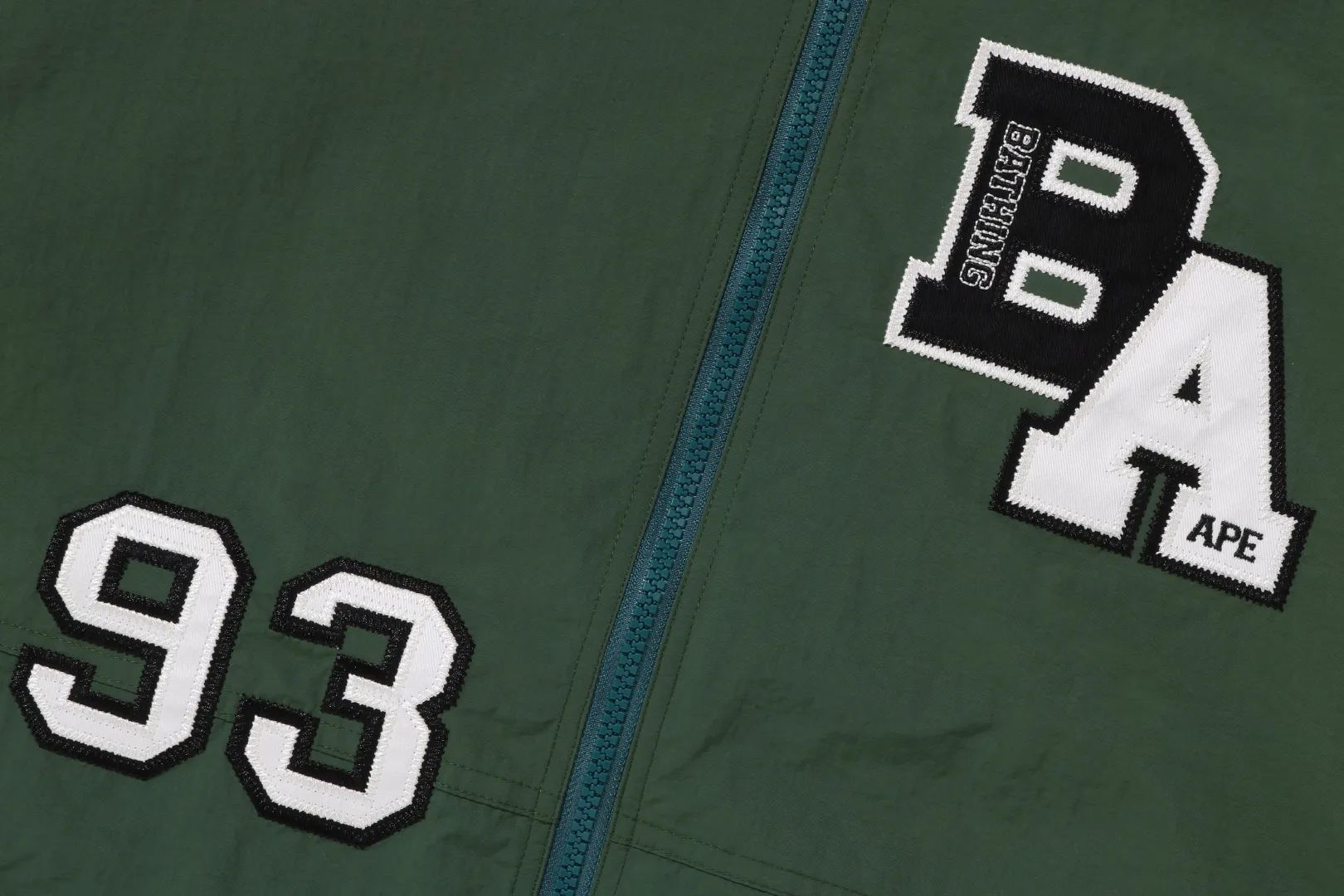 leichte_jacke_mit_mehreren_motiven_und_lockerer_passform_7.webp 0ZX Leichte Jacke mit mehreren Motiven und lockerer Passform Shop