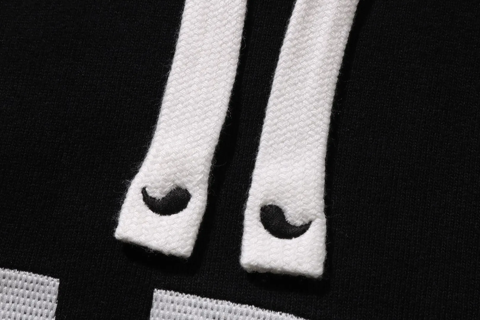 logo_pullover_hoodie_2.webp MRB LOGO PULLOVER HOODIE Best