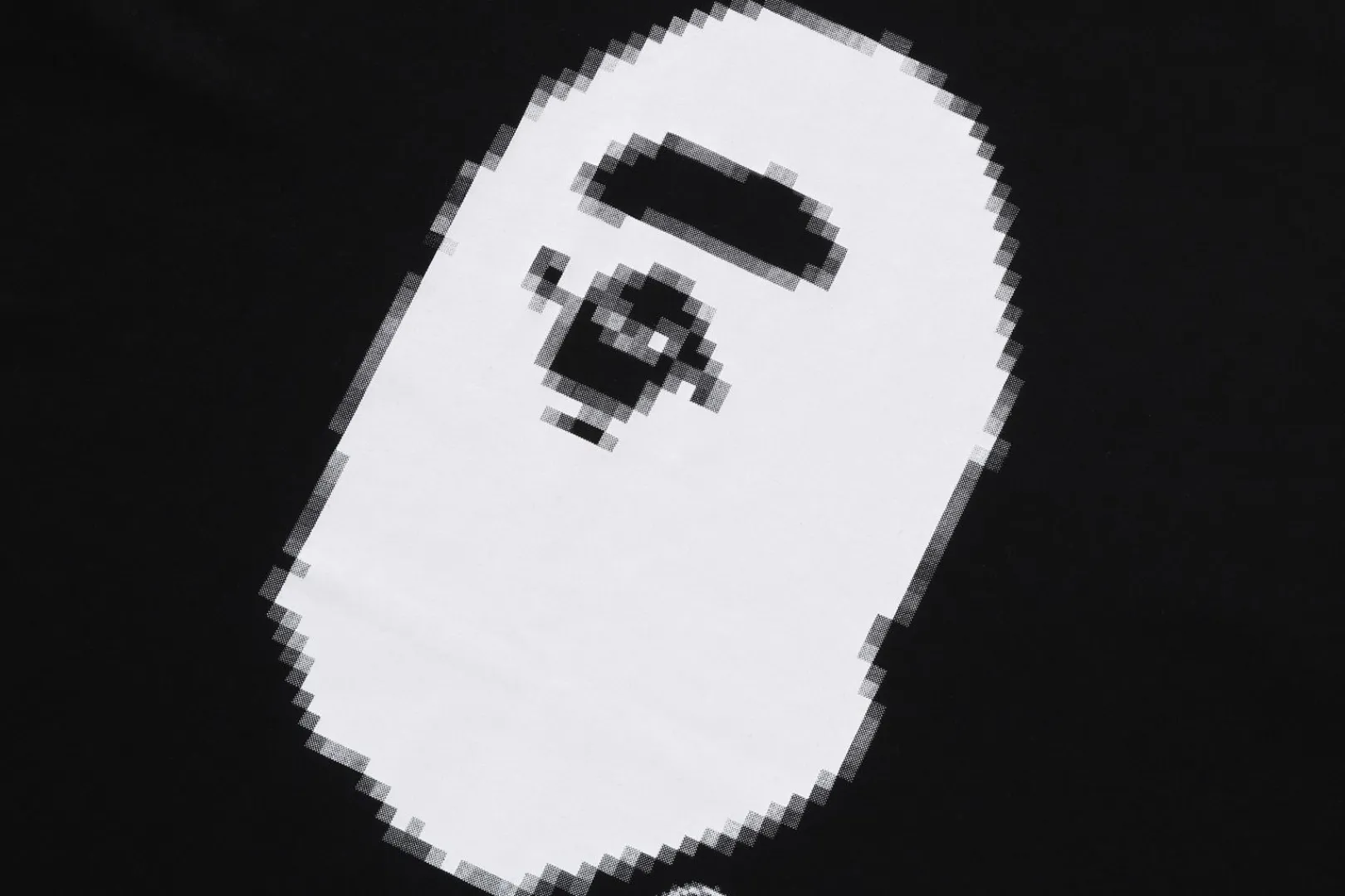 pixel_ape_head_relaxed_fit_tee_mens_6.webp 0ZX PIXEL APE HEAD RELAXED FIT TEE MENS Outlet