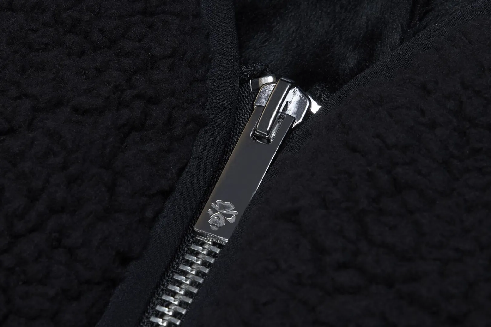 schwarze_fleecejacke_mit_reiverschluss_und_logo_von_bape_11.webp BBK Schwarze Fleecejacke mit Reißverschluss und Logo von Bape Best Sale