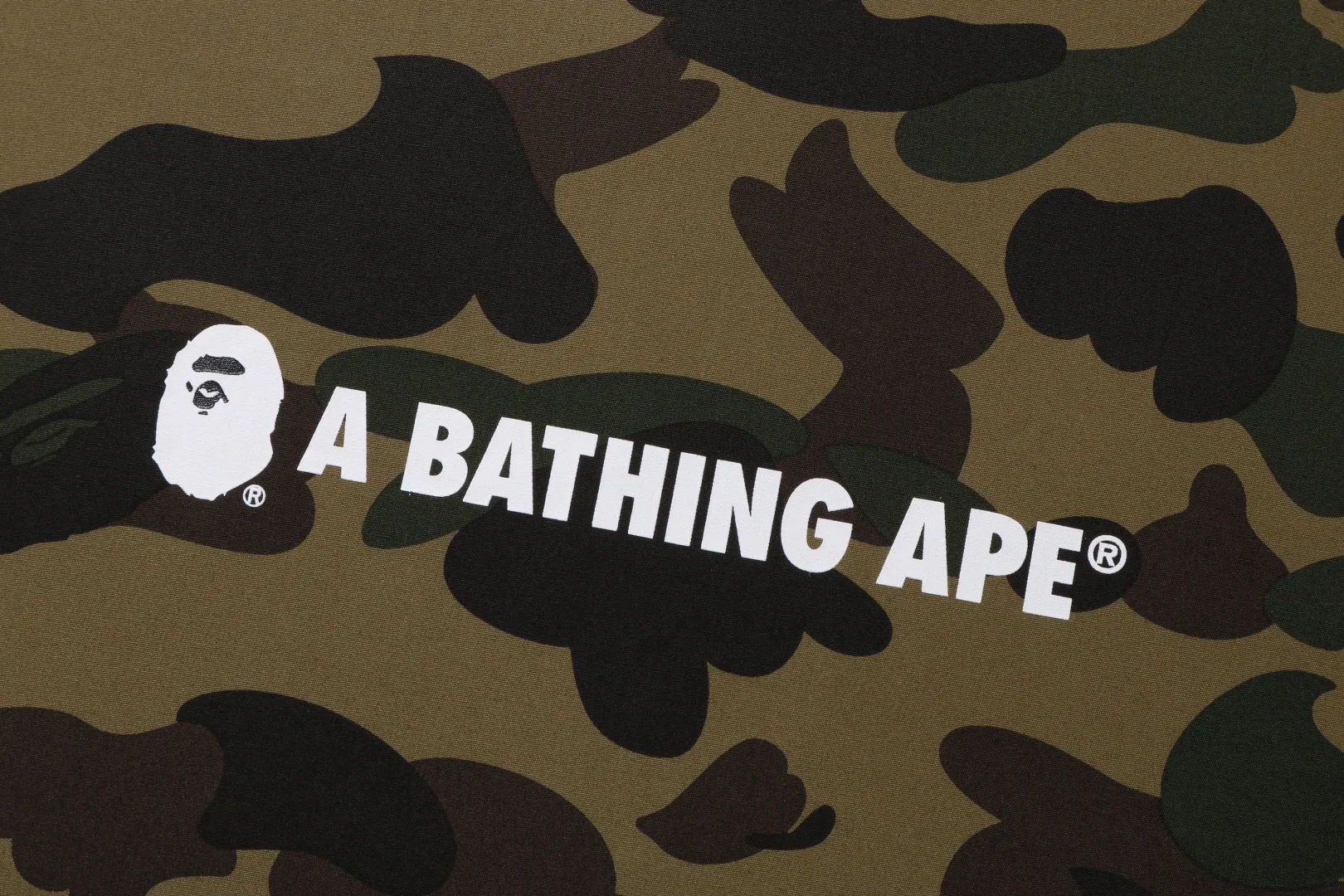0ZX 1ST CAMO A BATHING APE QUADRATISCHES KISSEN Store